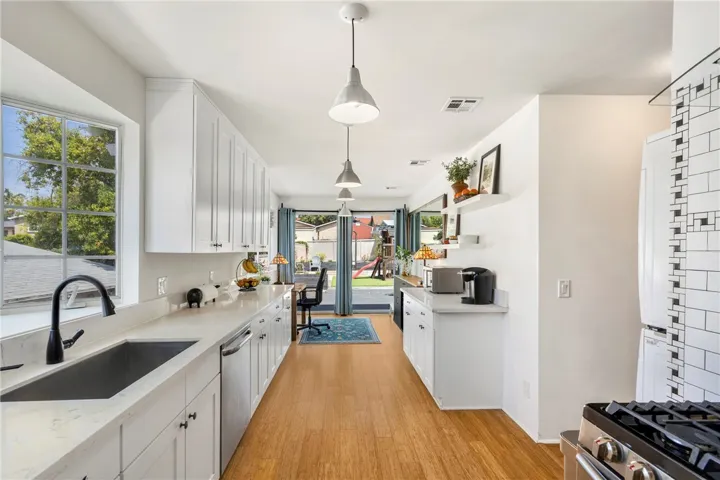 2923 Jeffries, Los Angeles, California 90065