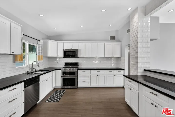 6292 Lubao Avenue, Woodland Hills, California 91367