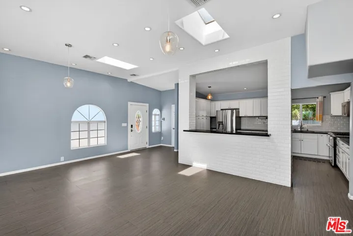 6292 Lubao Avenue, Woodland Hills, California 91367