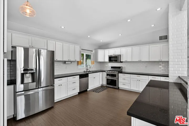 6292 Lubao Avenue, Woodland Hills, California 91367