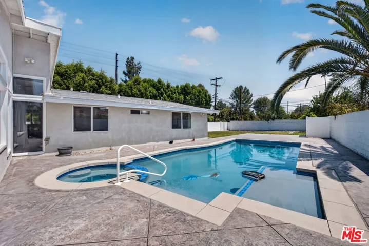 6292 Lubao Avenue, Woodland Hills, California 91367