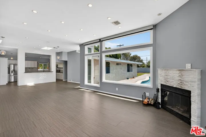 6292 Lubao Avenue, Woodland Hills, California 91367