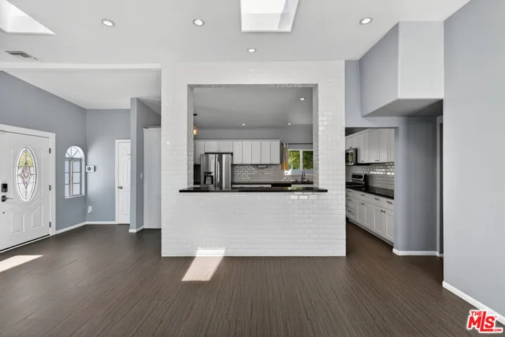 6292 Lubao Avenue, Woodland Hills, California 91367