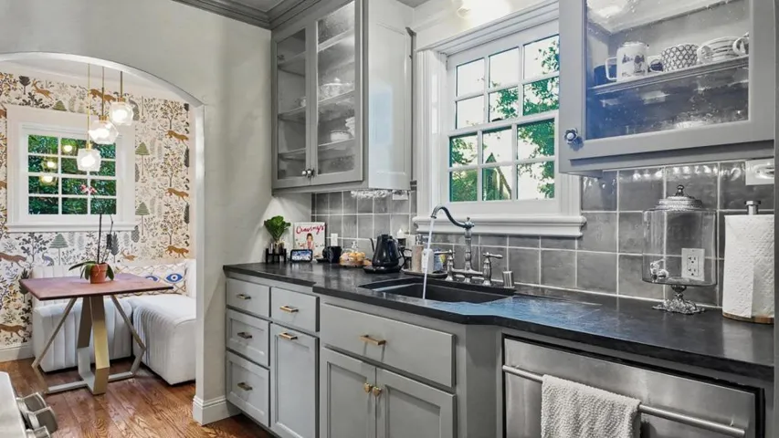 1303 39th Street, Sacramento, California 95816