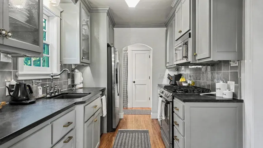 1303 39th Street, Sacramento, California 95816