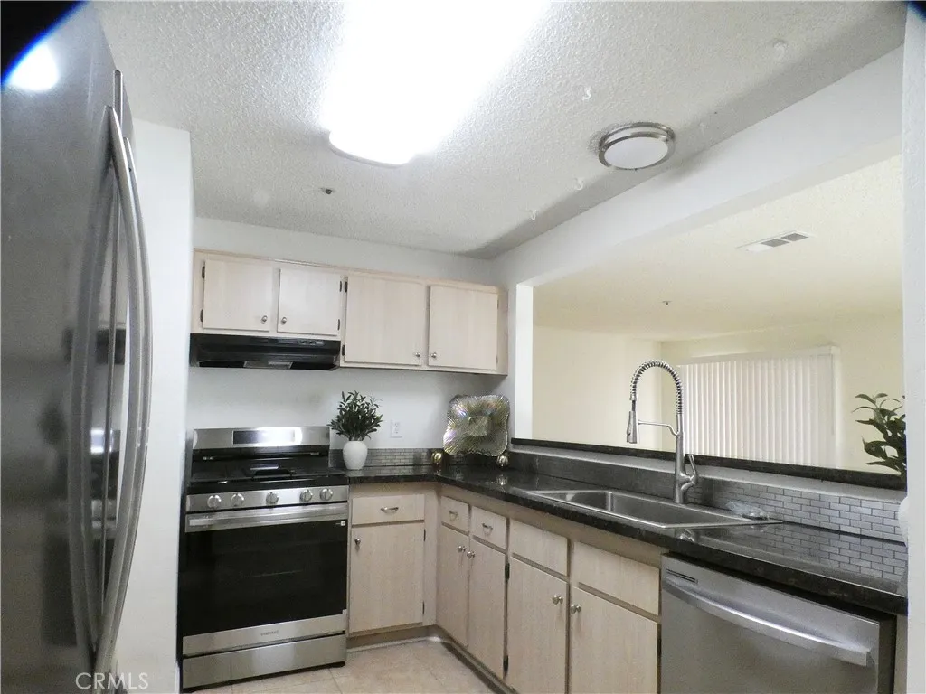 321 E Inger N127, Santa Maria, California 93454 — photo 5