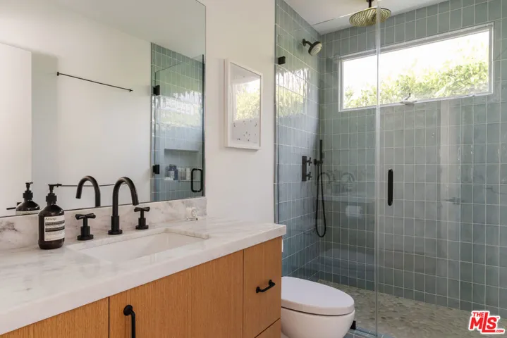 712 San Lorenzo Street, Santa Monica, California 90402