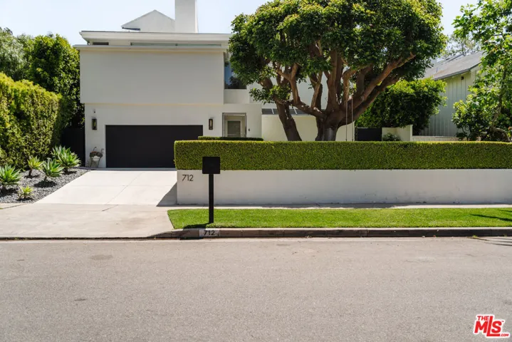 712 San Lorenzo Street, Santa Monica, California 90402