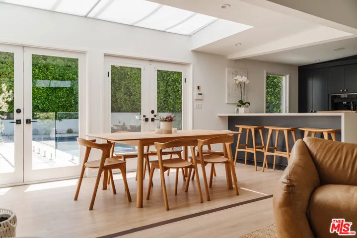 712 San Lorenzo Street, Santa Monica, California 90402