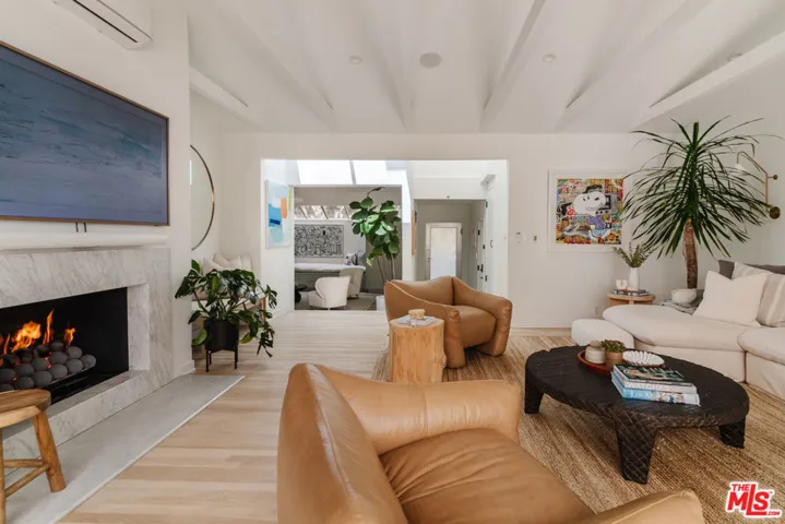 712 San Lorenzo Street, Santa Monica, California 90402