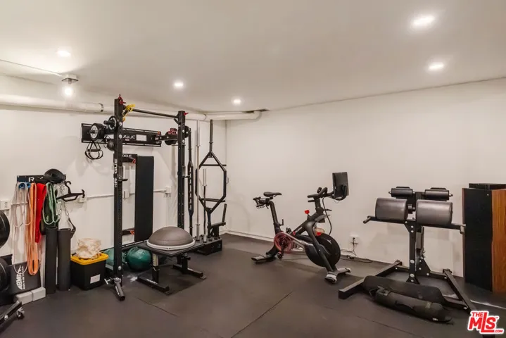 712 San Lorenzo Street, Santa Monica, California 90402
