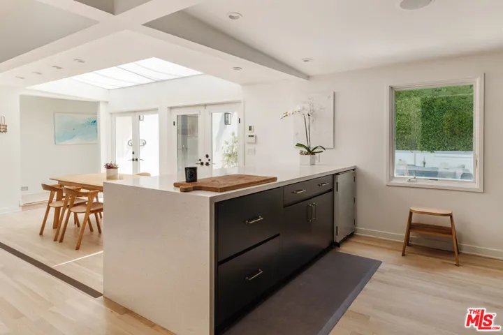 712 San Lorenzo Street, Santa Monica, California 90402