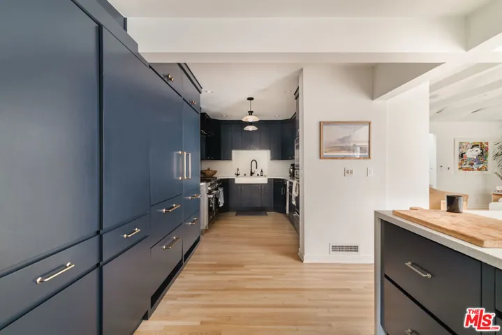 712 San Lorenzo Street, Santa Monica, California 90402