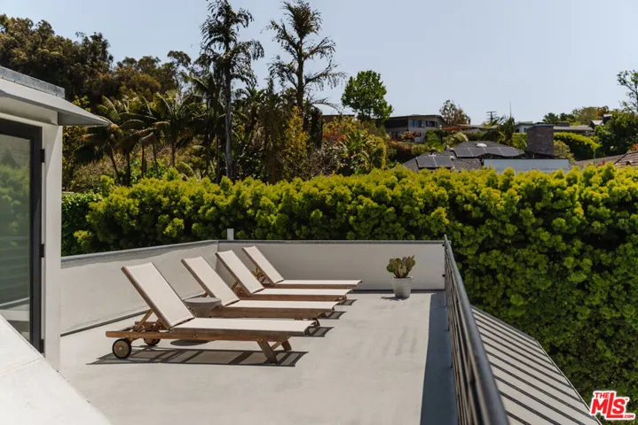 712 San Lorenzo Street, Santa Monica, California 90402