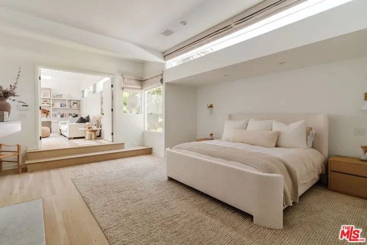 712 San Lorenzo Street, Santa Monica, California 90402