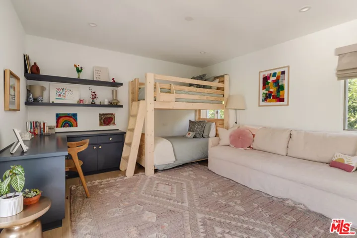 712 San Lorenzo Street, Santa Monica, California 90402