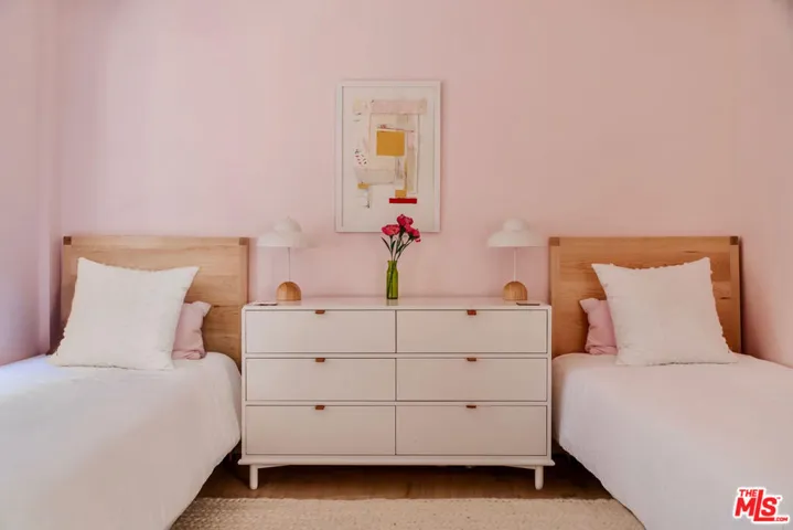 712 San Lorenzo Street, Santa Monica, California 90402