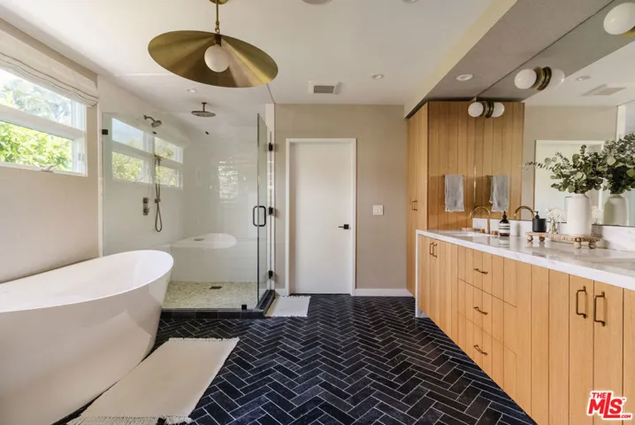 712 San Lorenzo Street, Santa Monica, California 90402