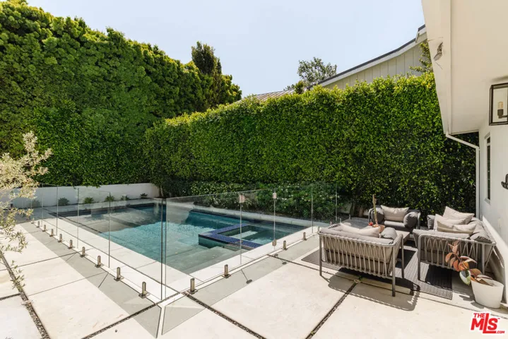 712 San Lorenzo Street, Santa Monica, California 90402