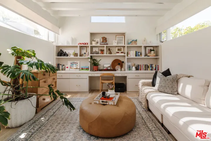 712 San Lorenzo Street, Santa Monica, California 90402