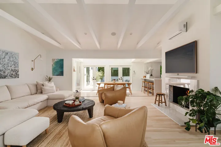 712 San Lorenzo Street, Santa Monica, California 90402