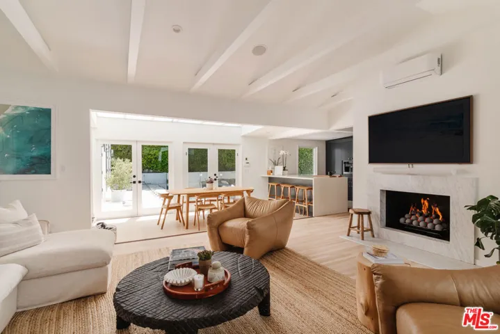 712 San Lorenzo Street, Santa Monica, California 90402