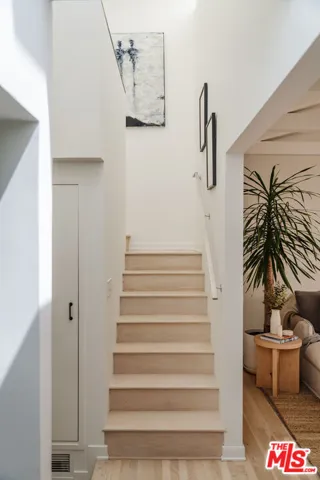 712 San Lorenzo Street, Santa Monica, California 90402