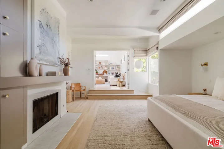 712 San Lorenzo Street, Santa Monica, California 90402