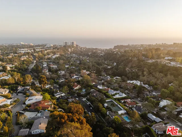 712 San Lorenzo Street, Santa Monica, California 90402