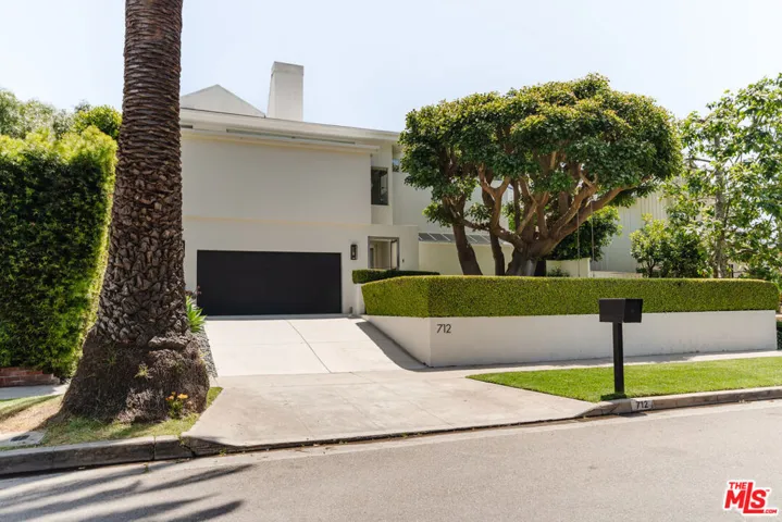 712 San Lorenzo Street, Santa Monica, California 90402
