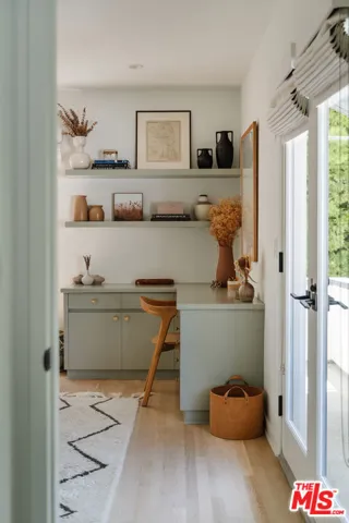 712 San Lorenzo Street, Santa Monica, California 90402
