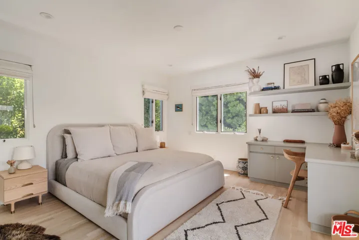 712 San Lorenzo Street, Santa Monica, California 90402