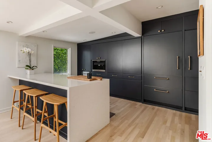 712 San Lorenzo Street, Santa Monica, California 90402