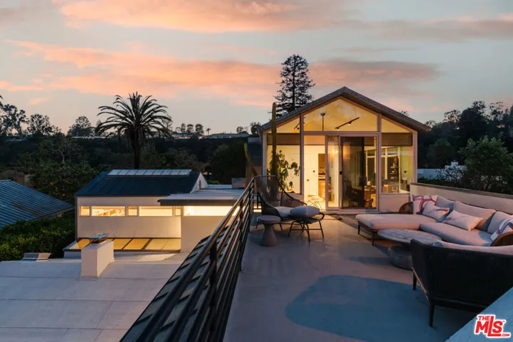 712 San Lorenzo Street, Santa Monica, California 90402