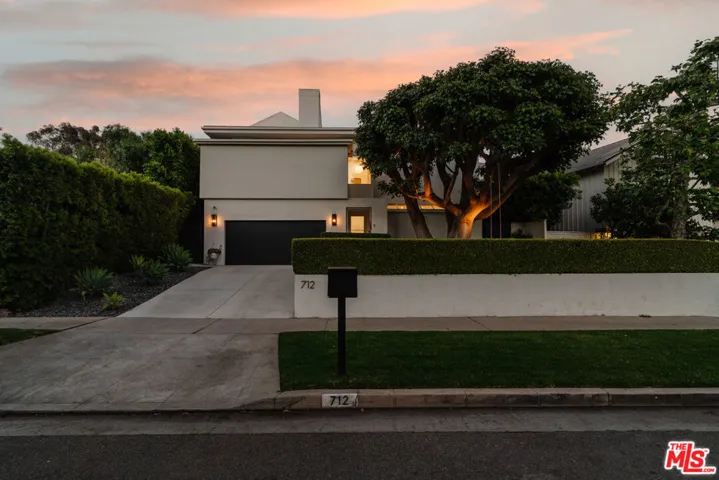 712 San Lorenzo Street, Santa Monica, California 90402