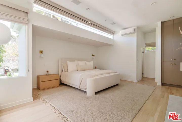 712 San Lorenzo Street, Santa Monica, California 90402