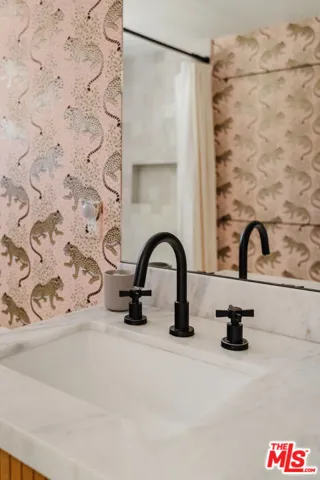 712 San Lorenzo Street, Santa Monica, California 90402