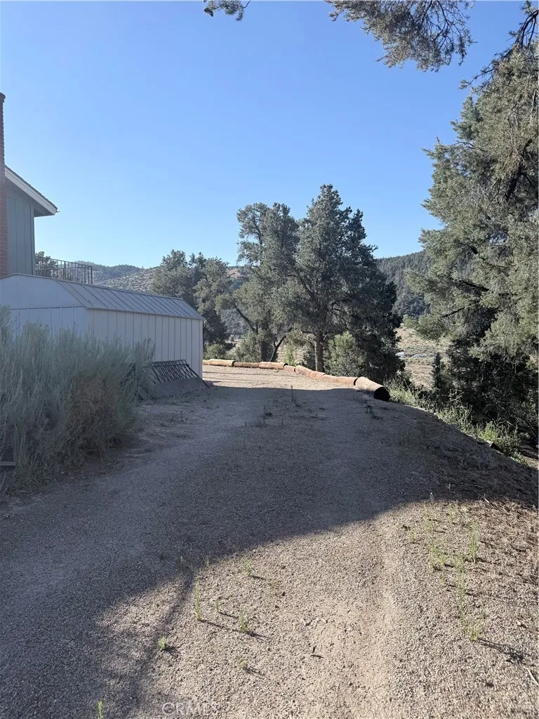 Circular driveway around the house