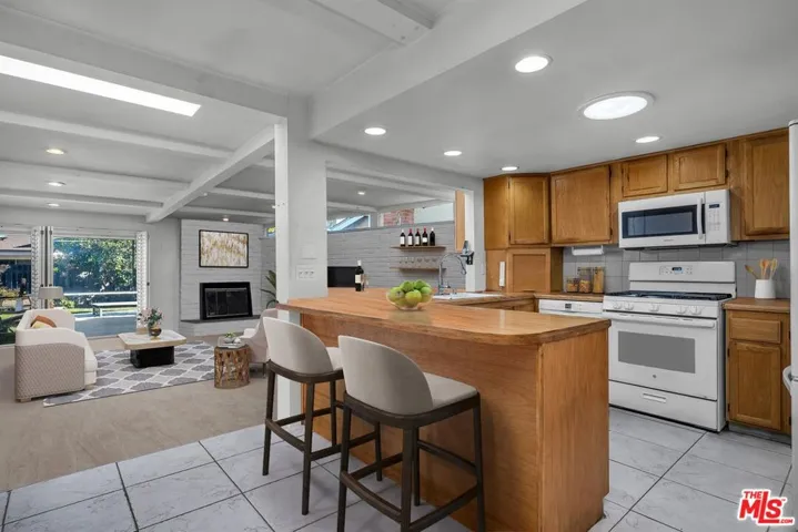 5100 Lindblade Drive, Culver City, California 90230