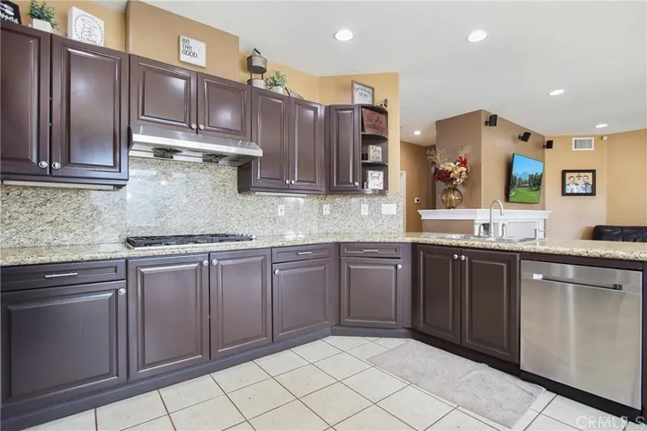 113 Gomez Circle, Placentia, California 92870