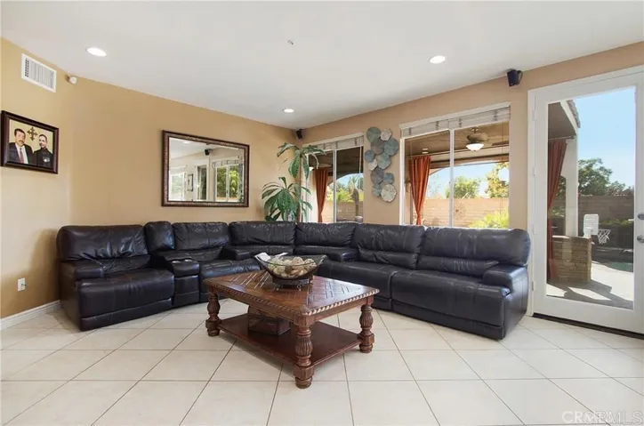 113 Gomez Circle, Placentia, California 92870