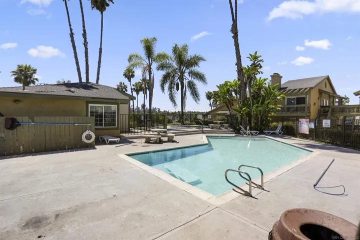 145 W El Norte 122, Escondido, California 92026