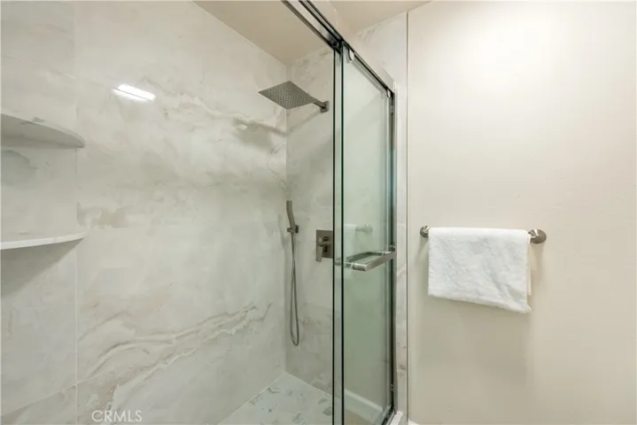 walk in shower- 3-panel smooth glass slider door