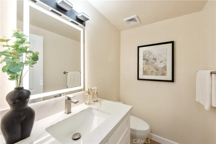 downstair powder room