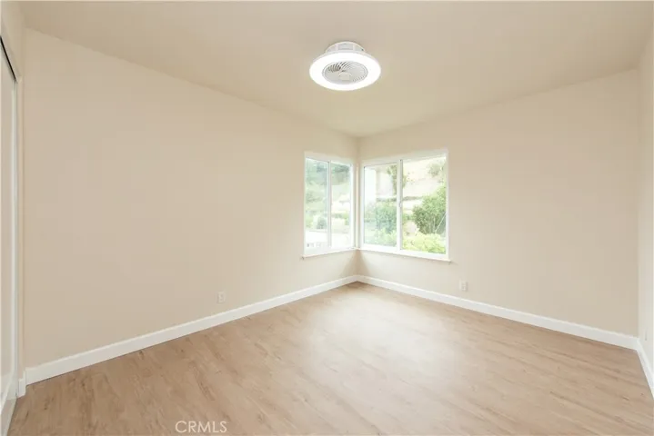 good sized bedroom