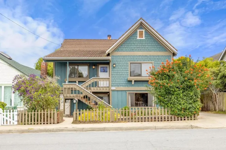 515 Fountain Avenue, Pacific Grove, California 93950
