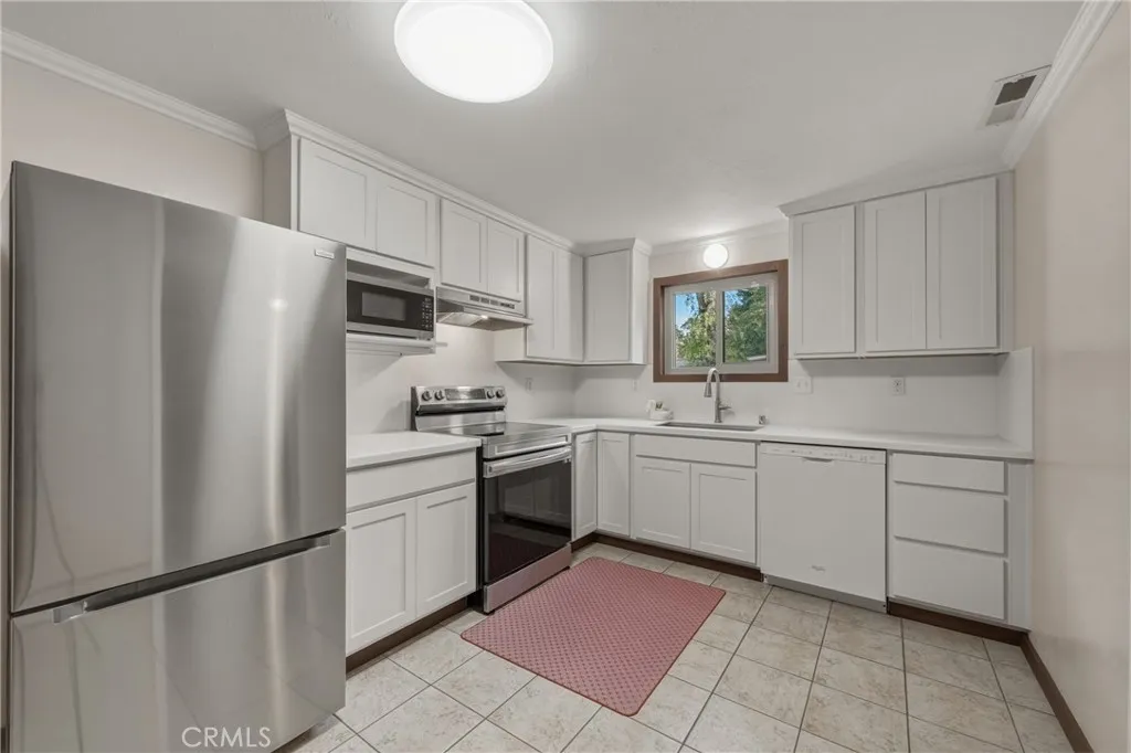 Brand New Kitchen with Brand New Appliances