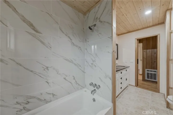 2nd Bathroom Tub