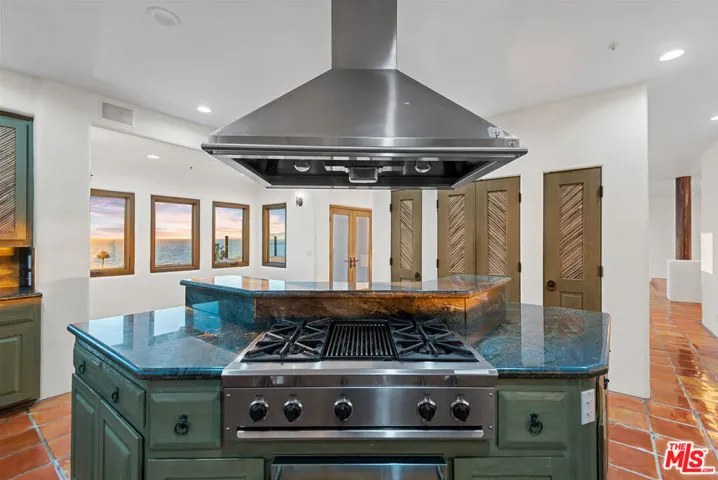 7047 Vista Del Mar Lane, Playa Del Rey, California 90293