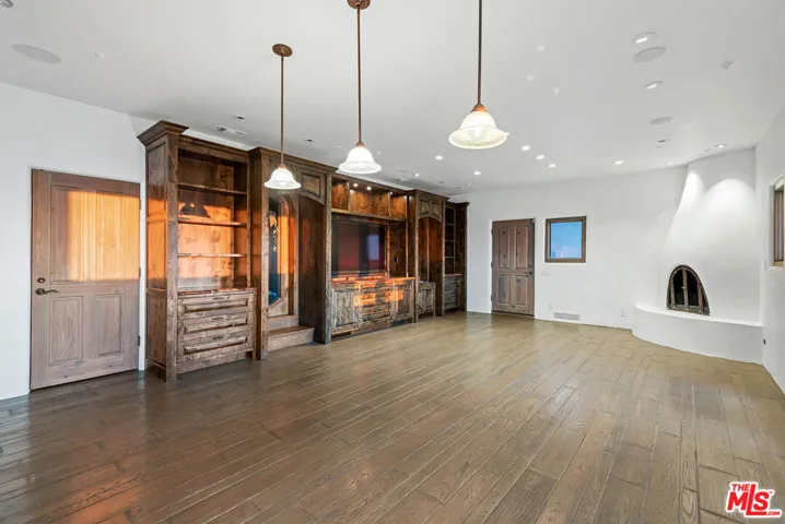 7047 Vista Del Mar Lane, Playa Del Rey, California 90293